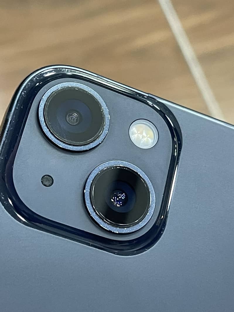 iPhone 13 JV 3