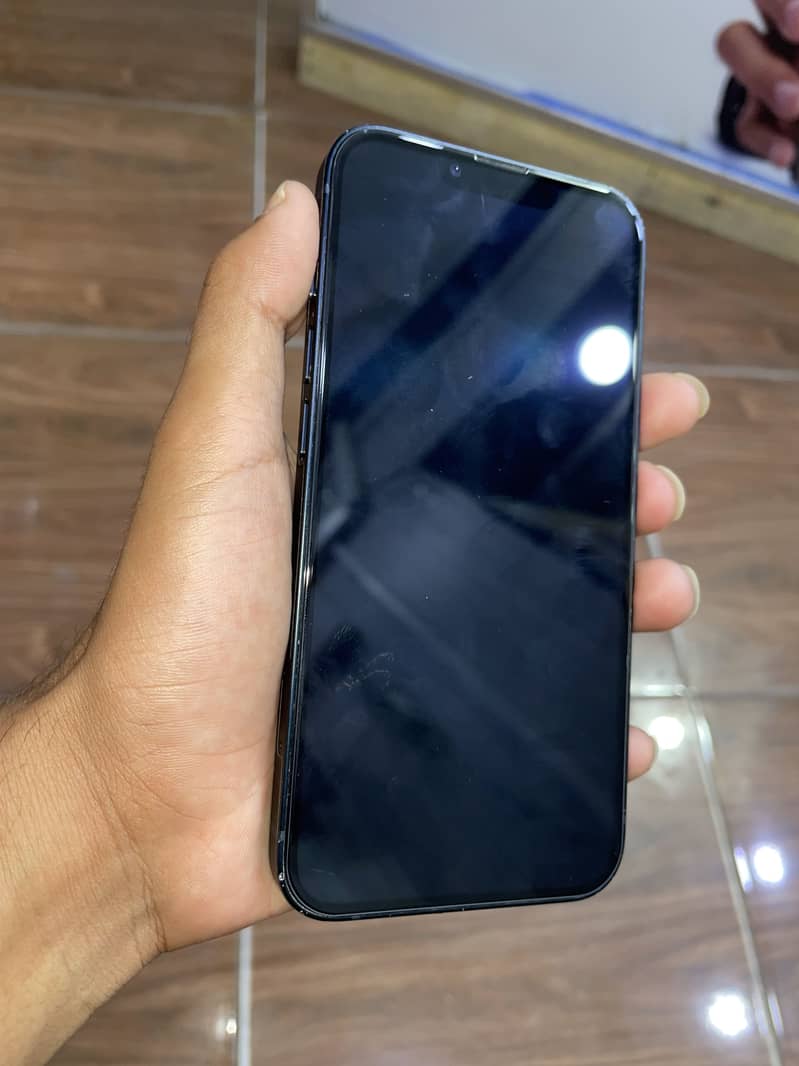 iPhone 13 JV 4