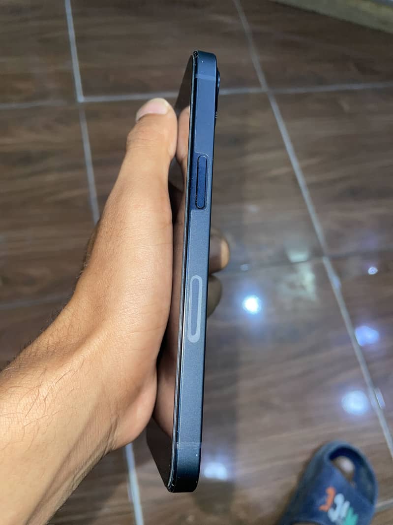 iPhone 13 JV 5