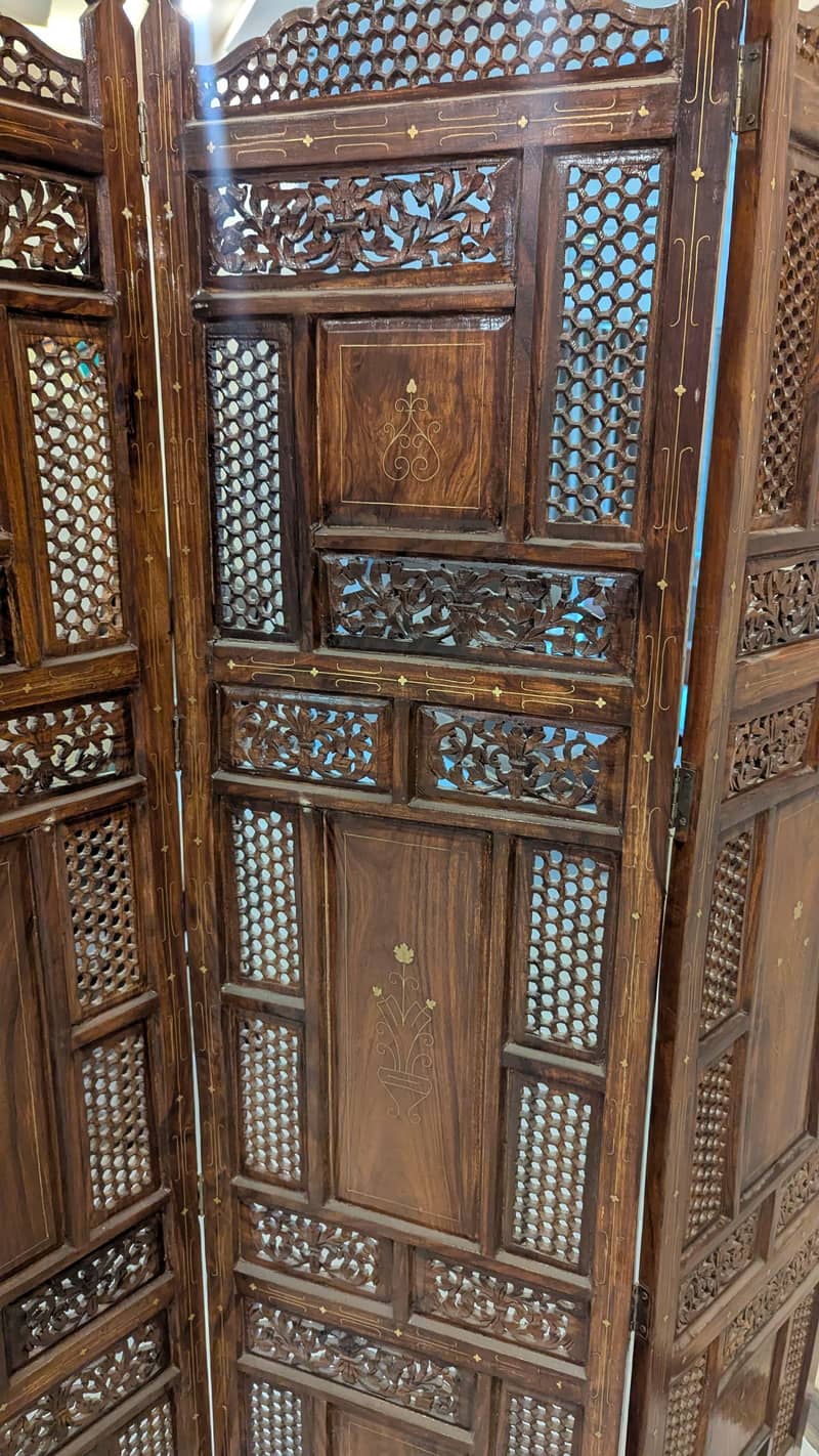 Screen / Partition 6