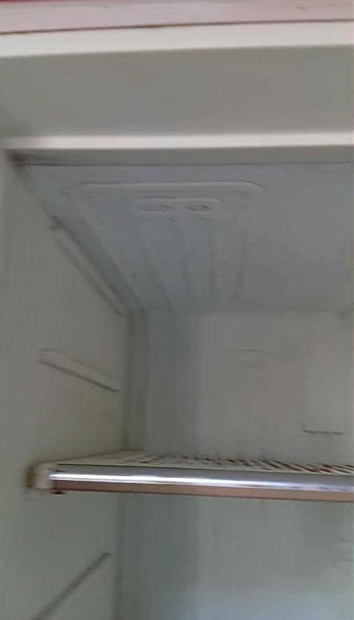 refrigerator 0