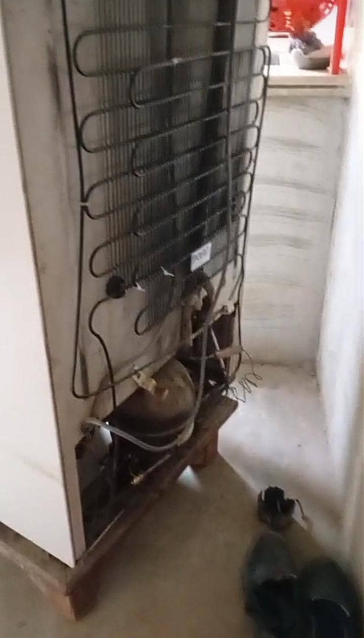 refrigerator 4