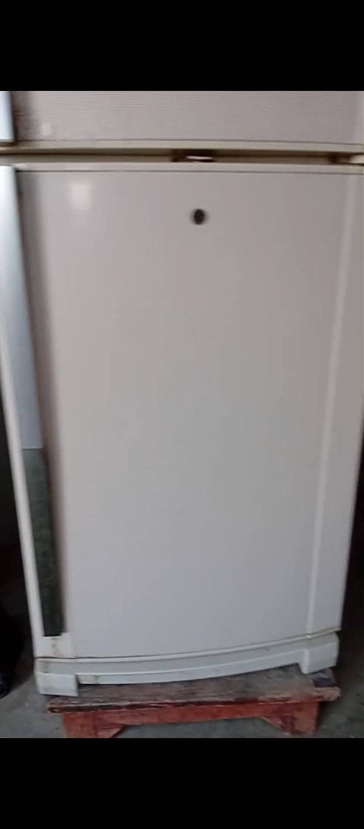 refrigerator 11
