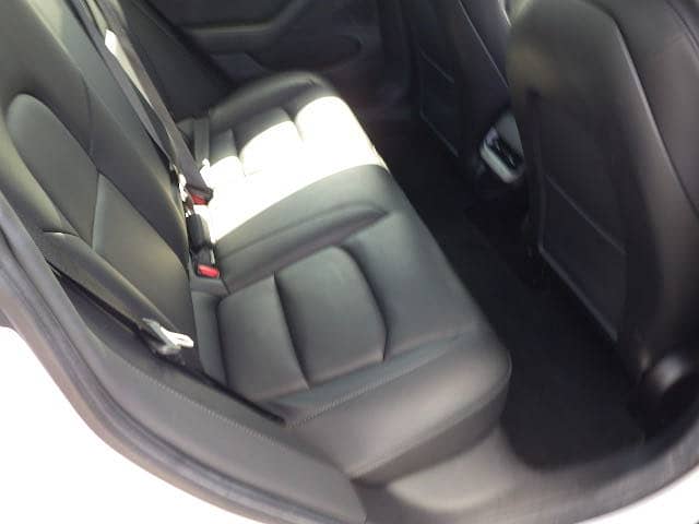 TESLA MODEL 3 6