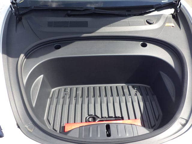 TESLA MODEL 3 9