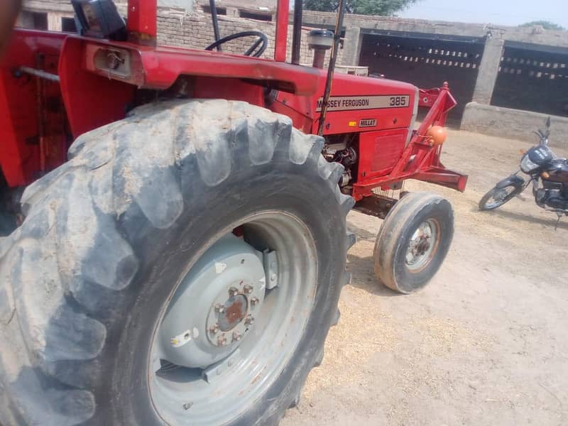 385 Tractor used 3
