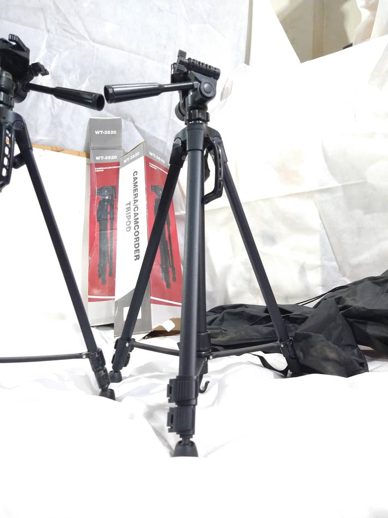Tripod Stand 2