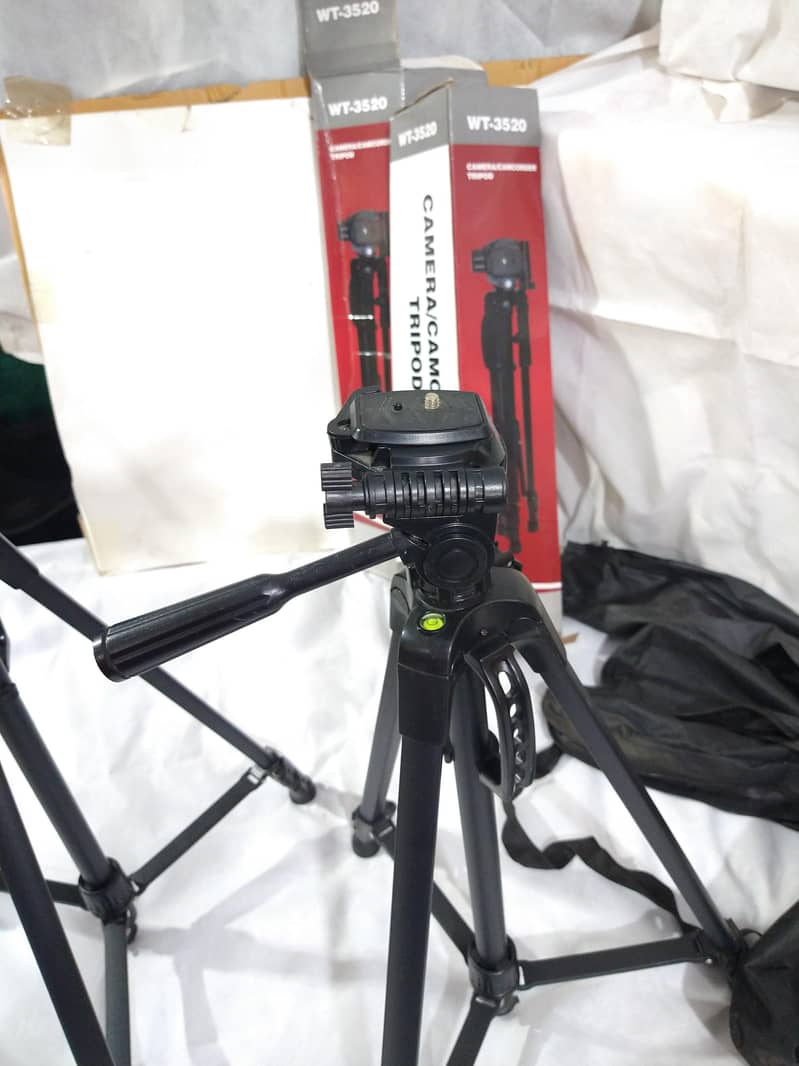 Tripod Stand 4