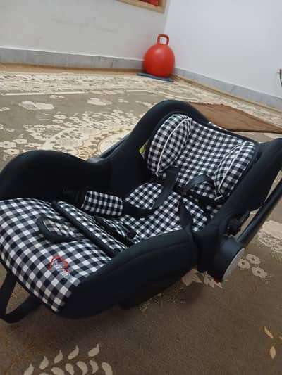baby cot in a very perfect condition