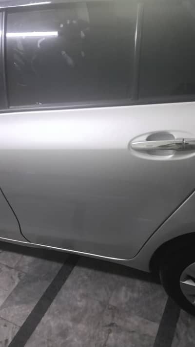 vitz door sale