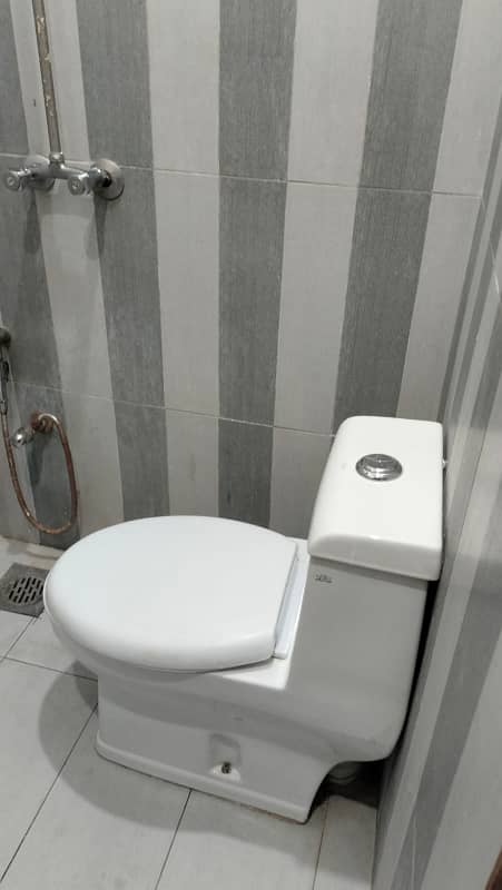 FLAT FOR RENT 5