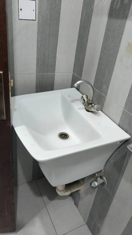 FLAT FOR RENT 7