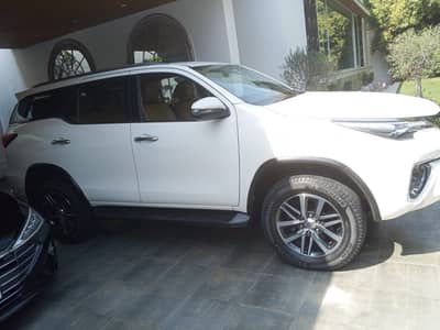 TOYOTA FORTUNER V (2018)