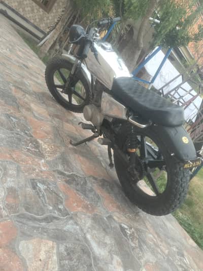 Honda 125 cafe racer