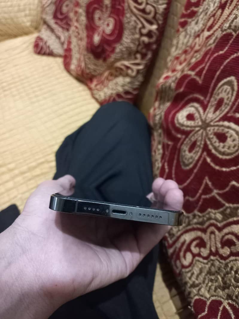 Iphone 13 pro max 5