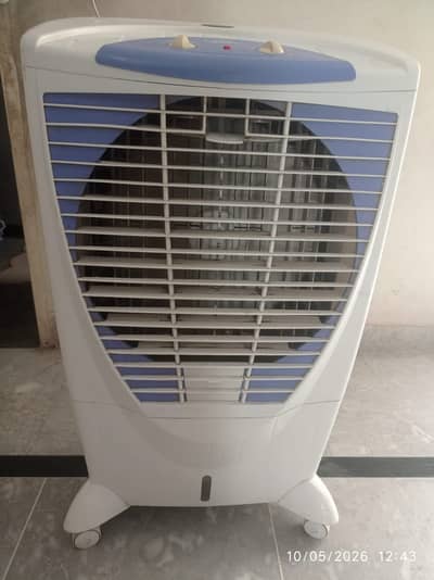 Boss , ECM 7000 Model Inverter Technology 180 Watts