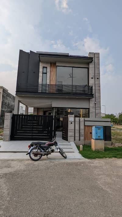 5 Marla like New used Modern Designer House For Rent