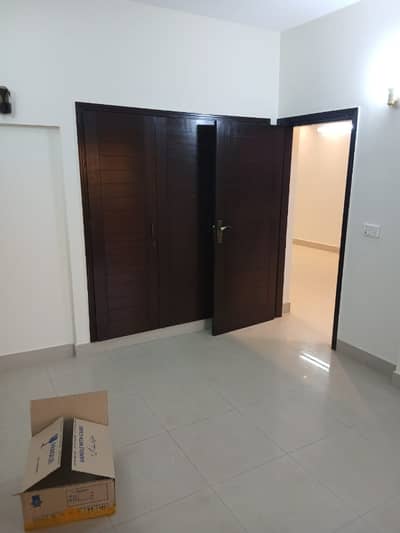 King Residency, - 3 Bed DD Mezzanine Floor Flat For Sale In Block 13 Gulistan-E-Johar,