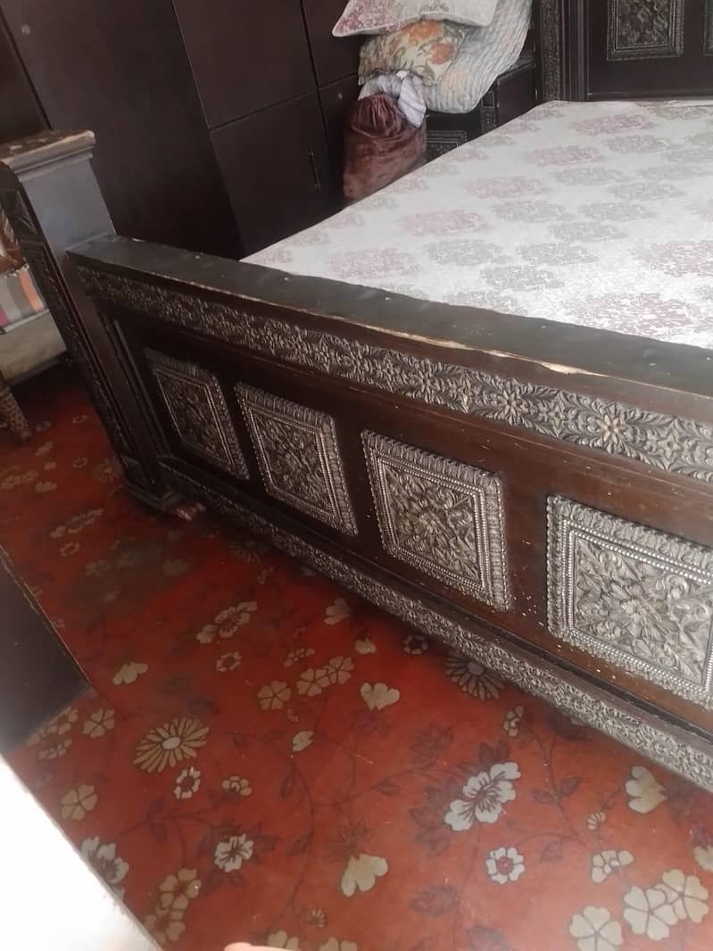 bed side tables or dressing tablet 0