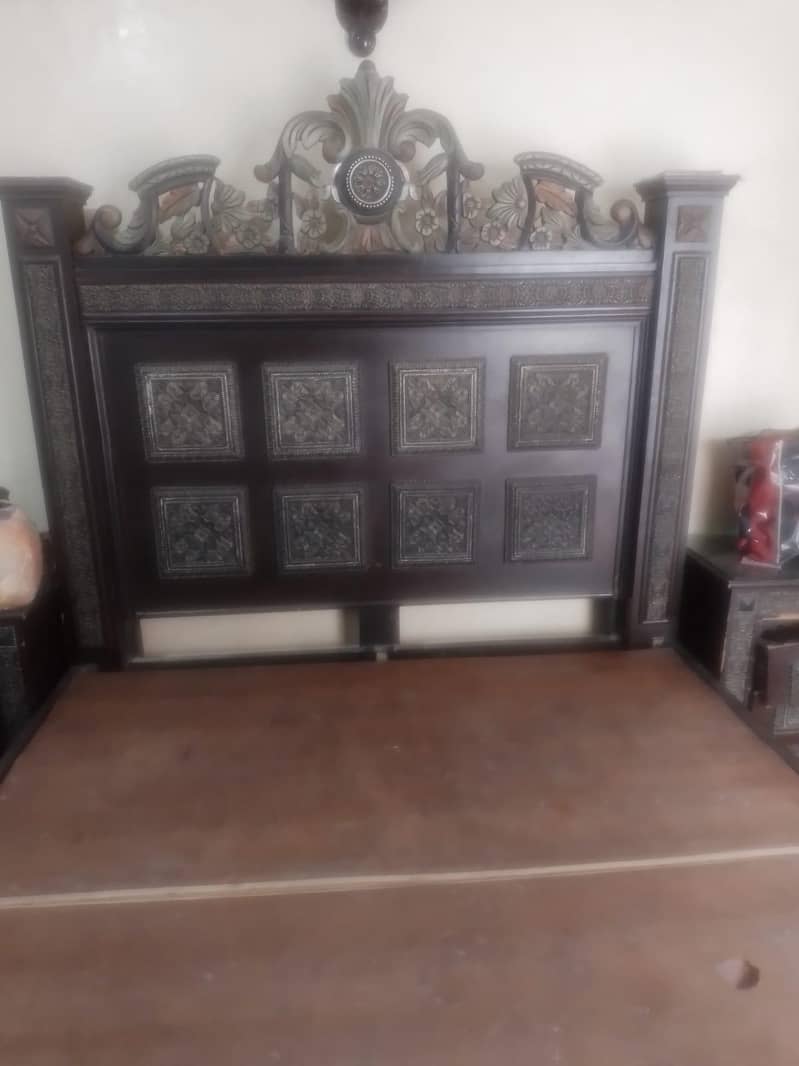 bed side tables or dressing tablet 3