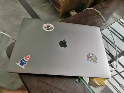 MacBook Pro 2017 15”  512GB SSD  Touch Bar Working