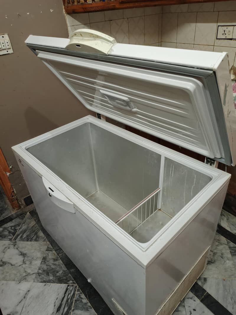 Dawlance deep freezer 1