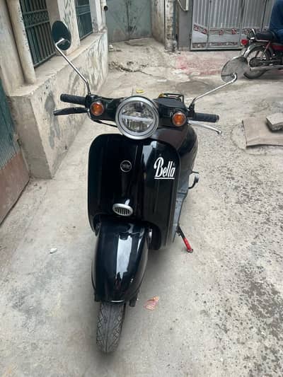 Bella Road prince Peteol Scooty
