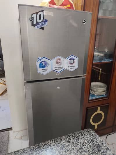 Frdige/ Refirigerators/ Mini/ Medium Size fridge PEL