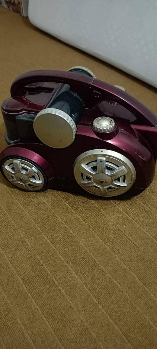 Vacuum Cleaner 1