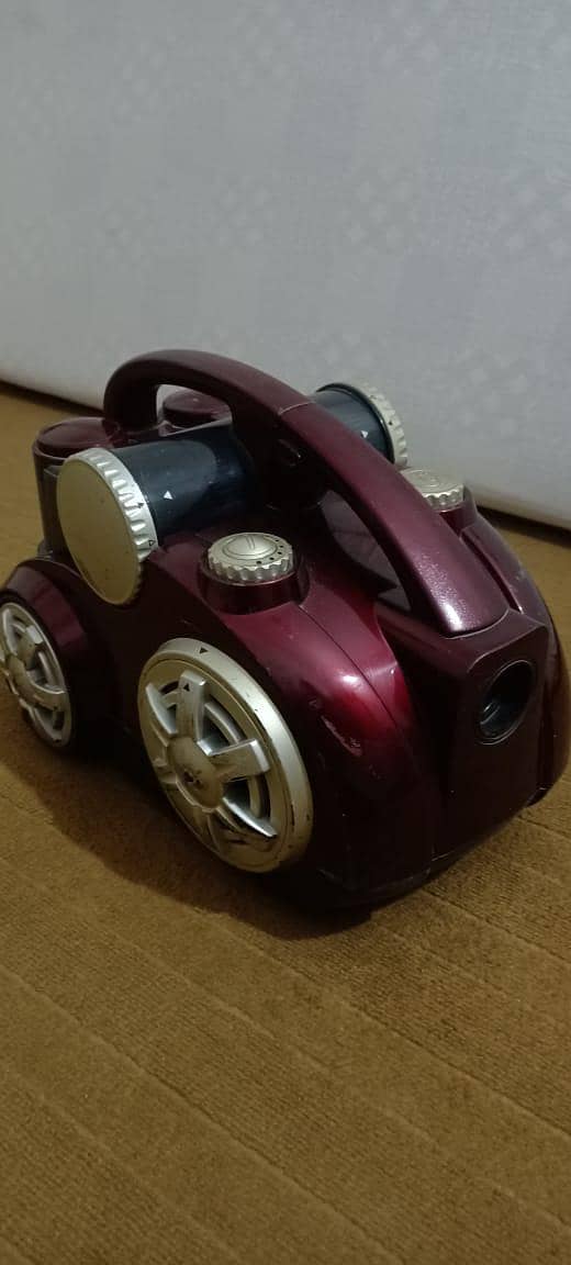 Vacuum Cleaner 3