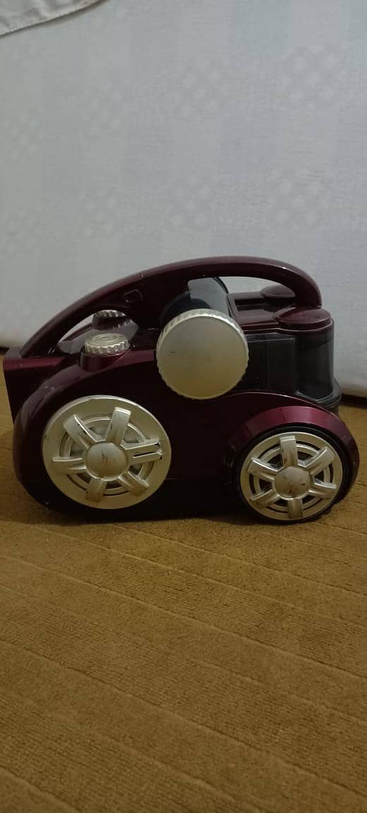 Vacuum Cleaner 4