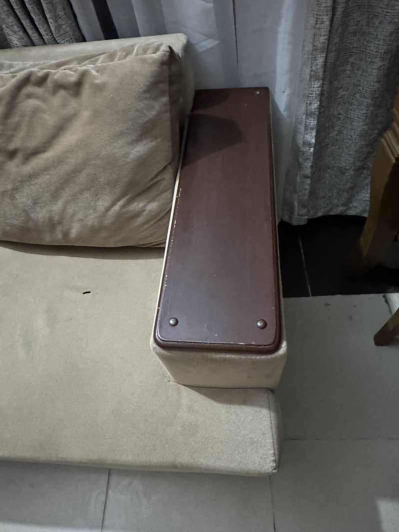 5 setar sofa use condition 1