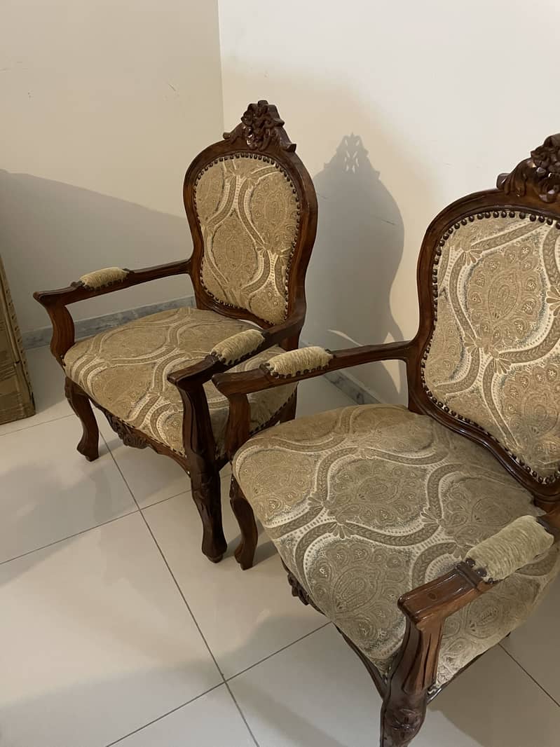 2 SOLID WOOD CHAIRS 0