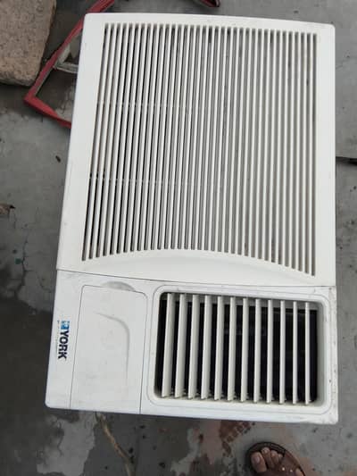 Gree Window AC (12000 BTU = 1 Ton)