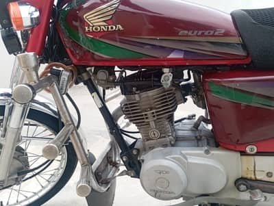 One hand use Honda CG 125