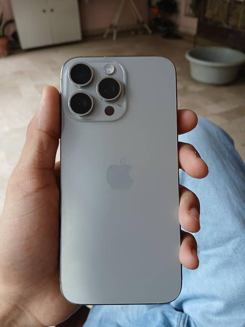 iPhone 15 pro max 0