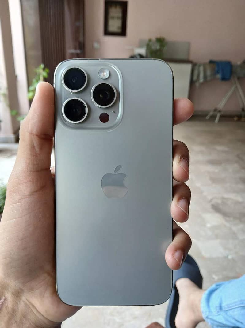iPhone 15 pro max 5
