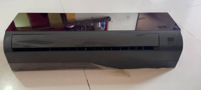 Dawlance 1.5 tons AC LVS model just like new
