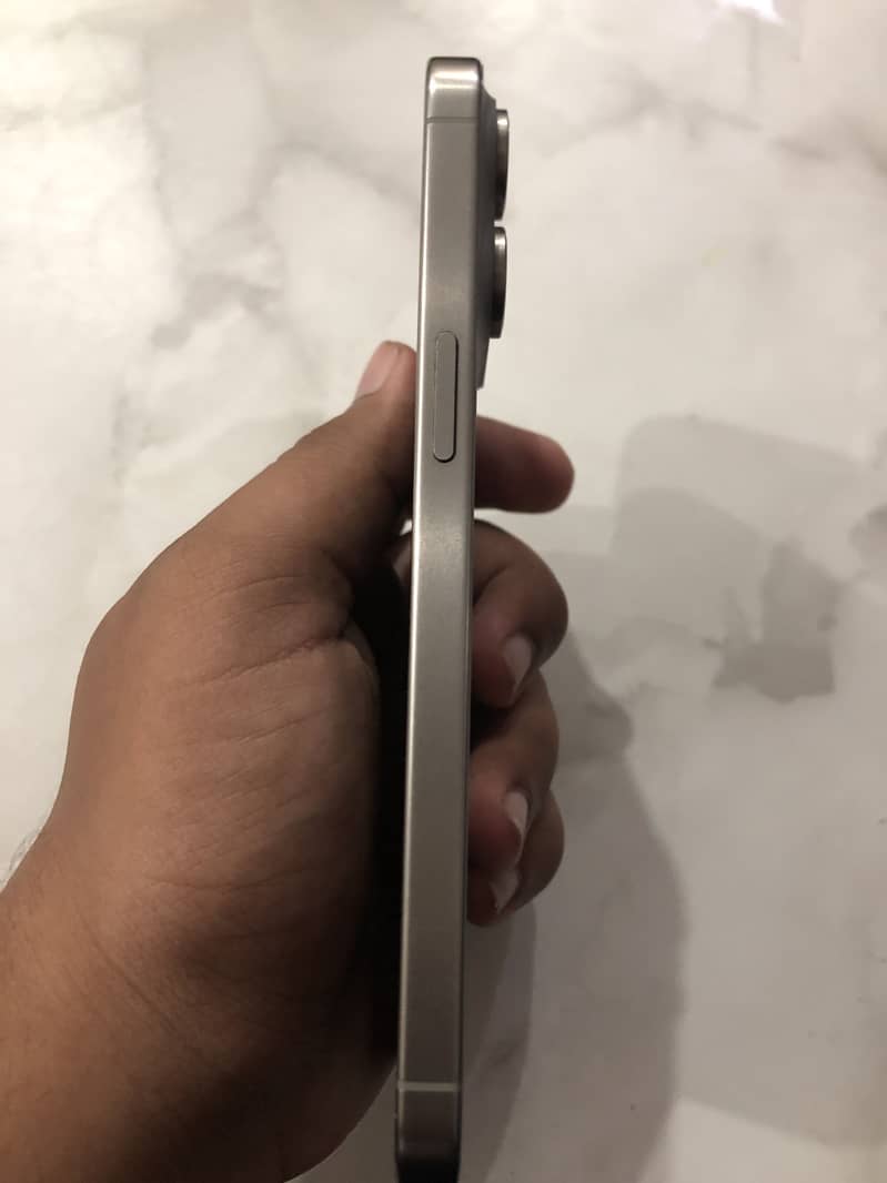 iPhone 15 pro max 2