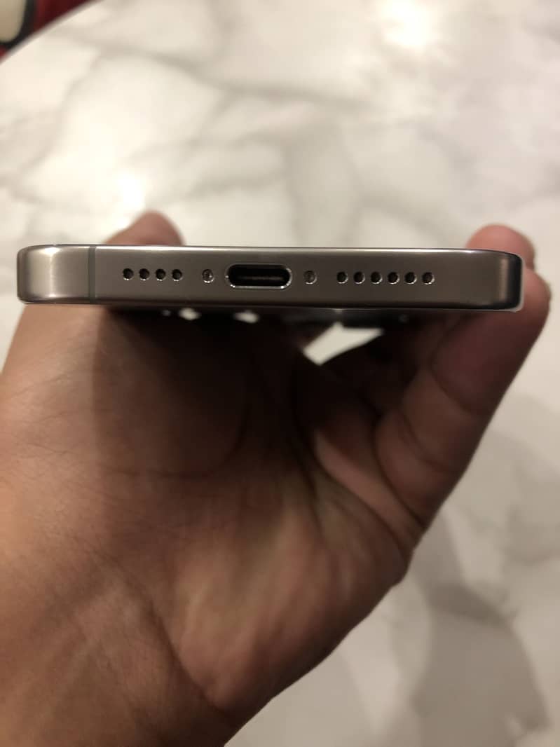 iPhone 15 pro max 3