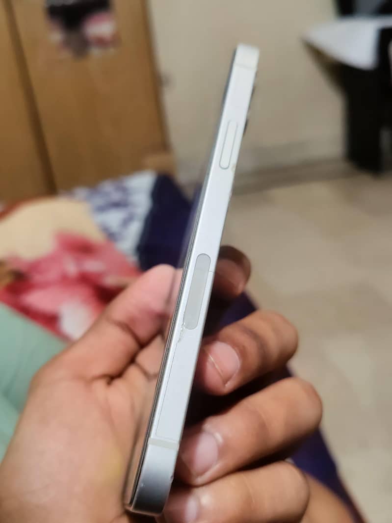 iPhone 12 JV 4