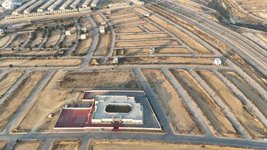 125sq yd plots FOR SALE in Precinct 31 near Villas. All amenities nearby including MOSQUE, General Store & Parks. 15min Drive from Main Gate of Bahria Town Karachi. Developed and Ready to Construct PLOTS at INVESTOR RATES.