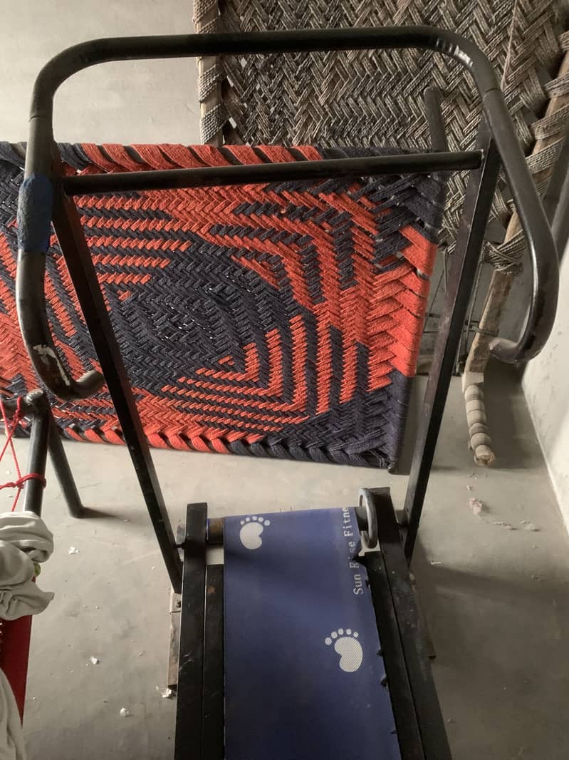Running machine 4