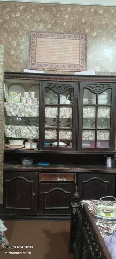 Show case for Sale Used  little bit miatiance required