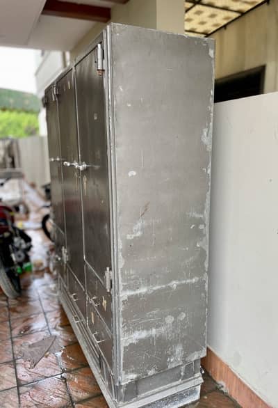 Almari / Safe Almari / Metal Wardrobe for Sale