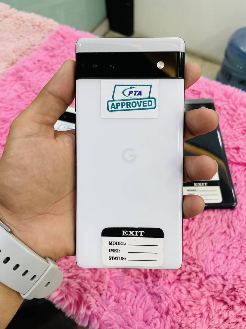 Google Pixel 6A 1