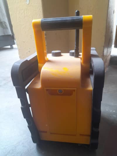 FM radio speaker without charger