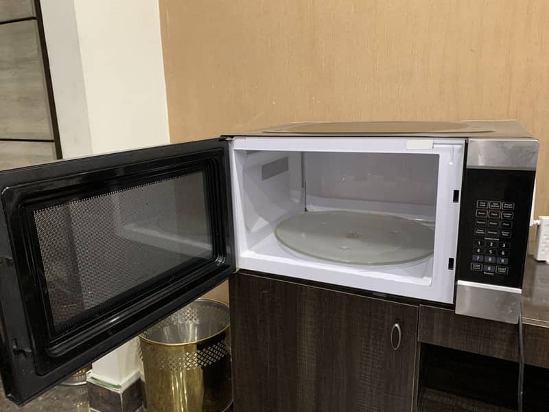 Microwave oven 3