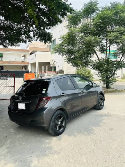 Vitz 2012 F 1.0
