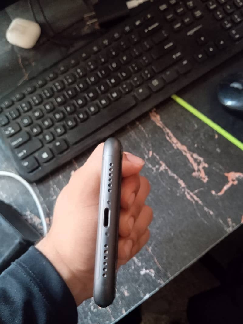 iPhone 11 1
